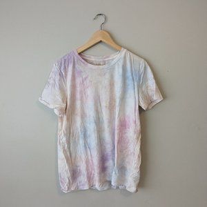 The GAP tie-dye t-shirt
